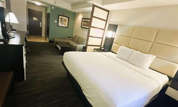Best Western Plus Jfk Inn & Suites image 18