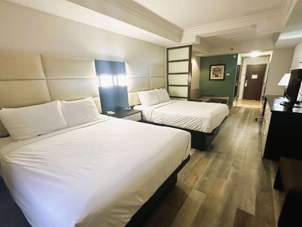 Best Western Plus Jfk Inn & Suites image 7