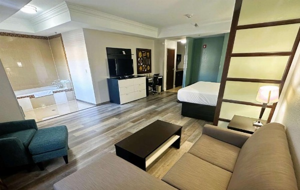 Best Western Plus Jfk Inn & Suites image 9